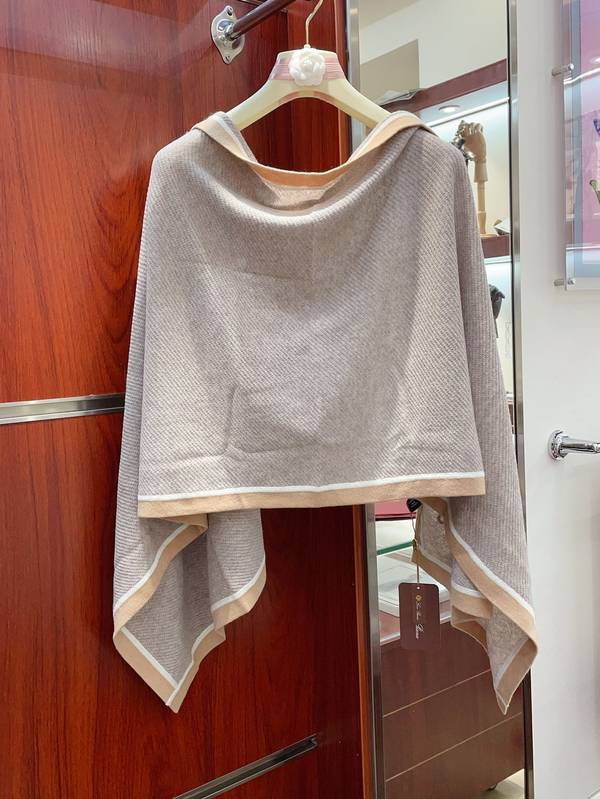 Loro Piana Cloak LPC00035 Loro Piana Cloak LPC00035